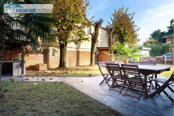 casa indipendente in vendita a Sovico