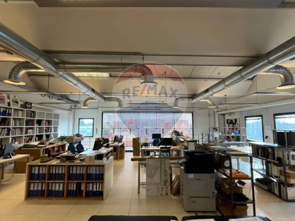 ufficio in vendita a Sovico