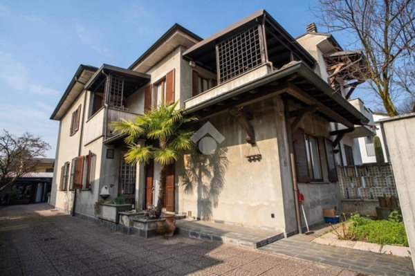 casa indipendente in vendita a Sovico