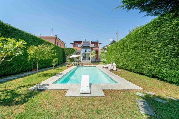 casa indipendente in vendita a Sovico