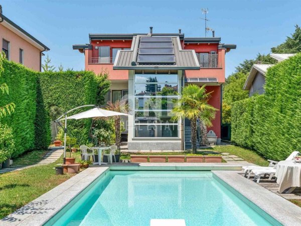 casa indipendente in vendita a Sovico