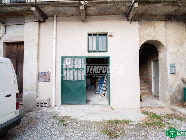 locale di sgombero in vendita a Sovico