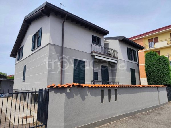 casa indipendente in vendita a Sovico