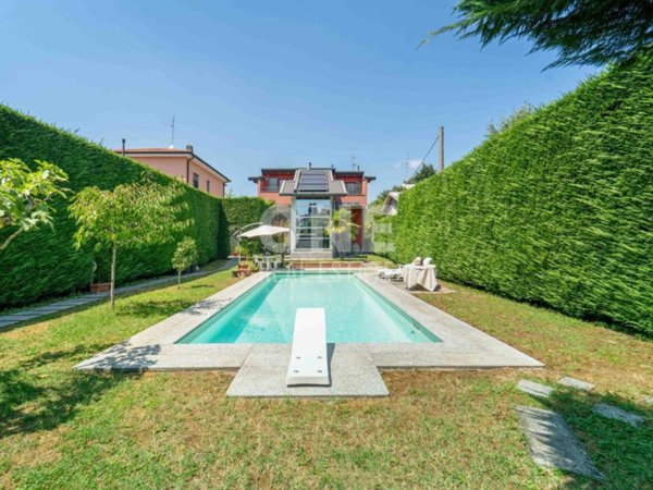 casa indipendente in vendita a Sovico