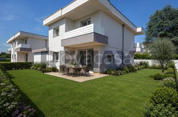 casa indipendente in vendita a Sovico