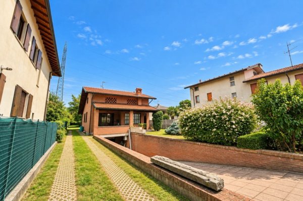 casa indipendente in vendita a Sovico