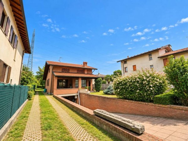 casa indipendente in vendita a Sovico