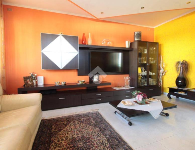 casa indipendente in vendita a Sulbiate in zona Sulbiate Superiore