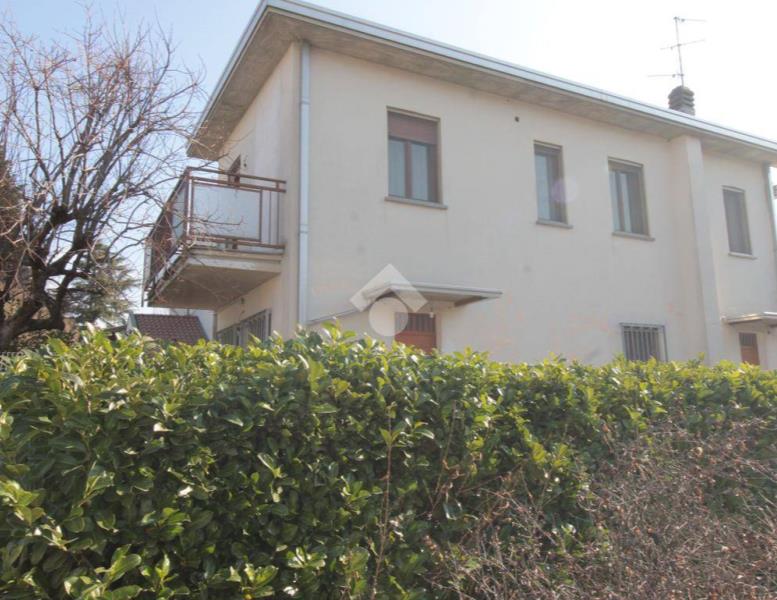 casa indipendente in vendita a Sulbiate in zona Sulbiate Superiore