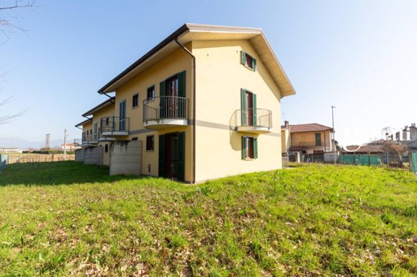 casa indipendente in vendita a Sulbiate