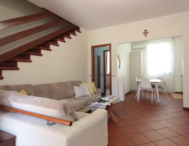 casa indipendente in vendita a Sulbiate in zona Sulbiate Superiore