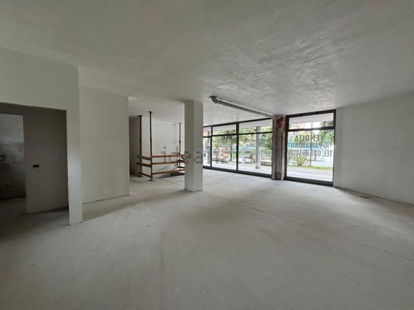 ufficio in vendita a Sulbiate