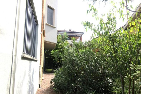 casa indipendente in vendita a Sulbiate
