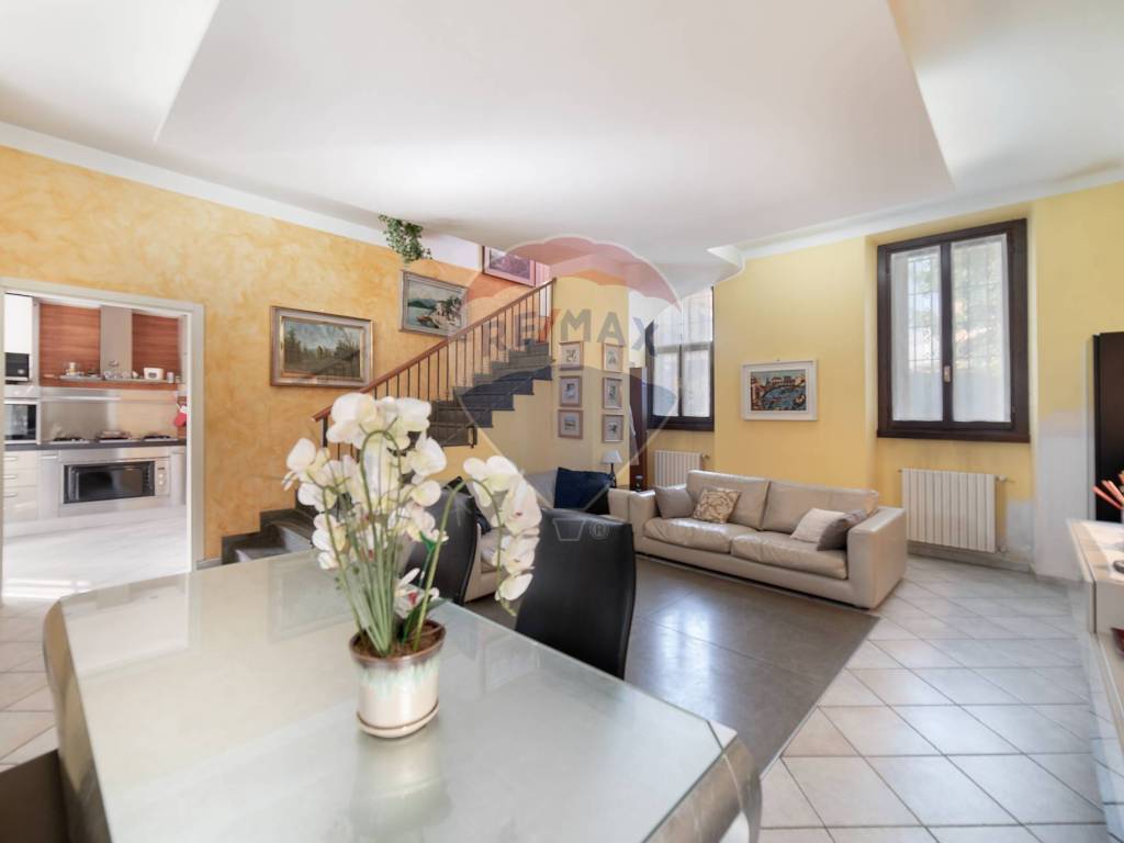 casa indipendente in vendita a Sulbiate