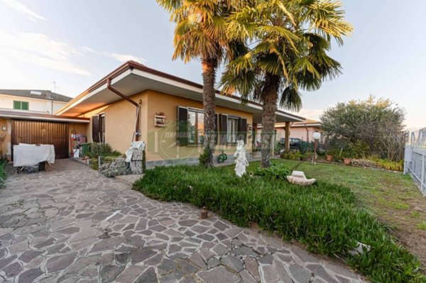 casa indipendente in vendita a Sulbiate