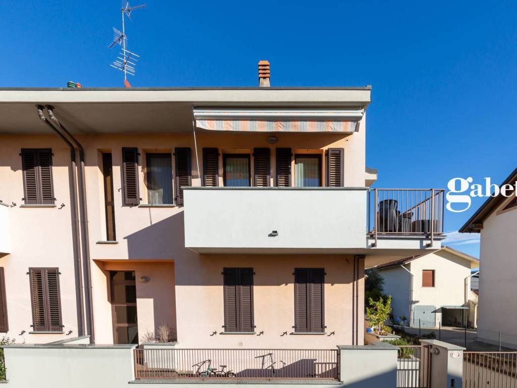 appartamento in vendita a Sulbiate