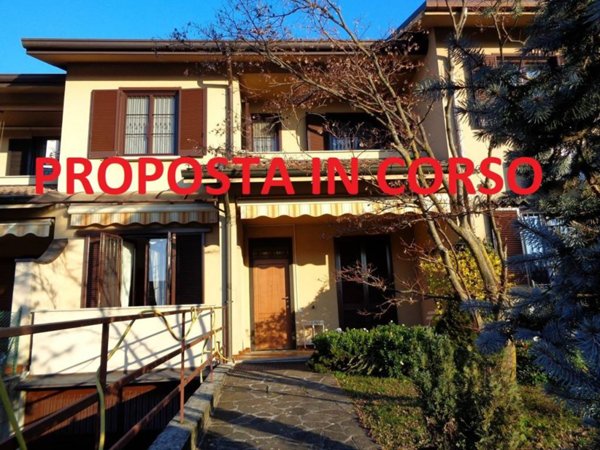 casa indipendente in vendita a Sulbiate
