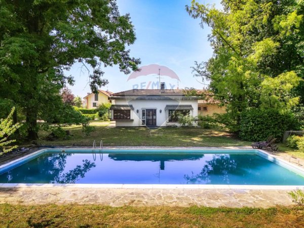 casa indipendente in vendita a Sulbiate