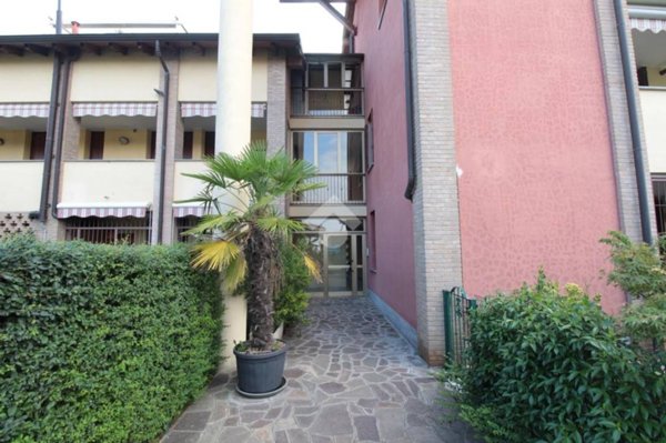 appartamento in vendita a Sulbiate in zona Sulbiate Superiore