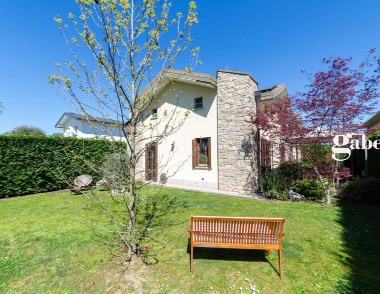 casa indipendente in vendita a Sulbiate in zona Cascina Cà