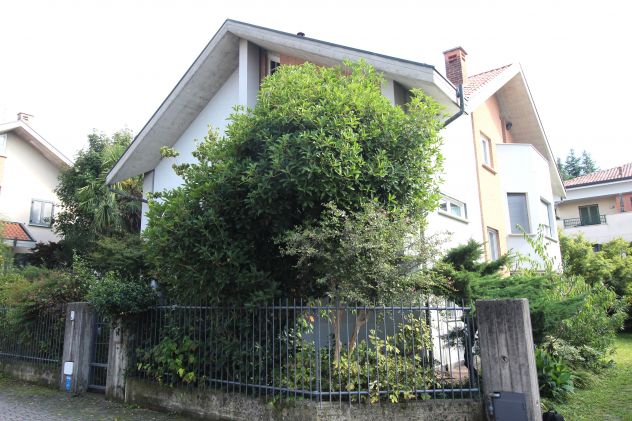 casa indipendente in vendita a Sulbiate