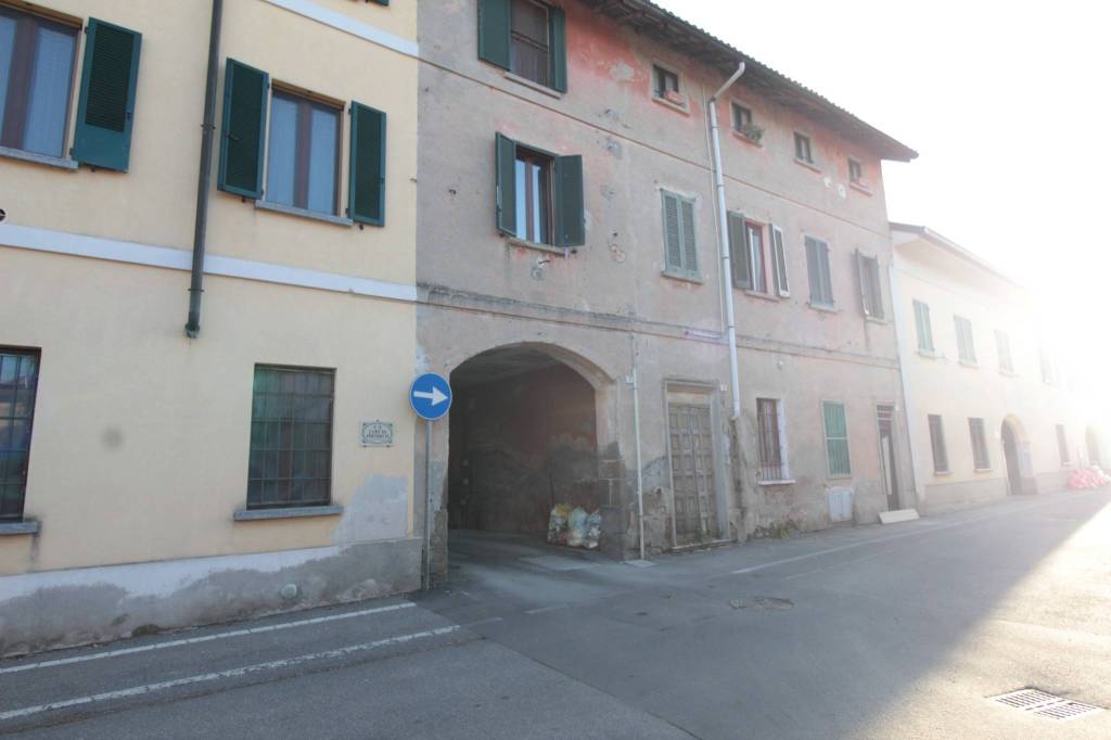 appartamento in vendita a Sulbiate in zona Sulbiate Superiore
