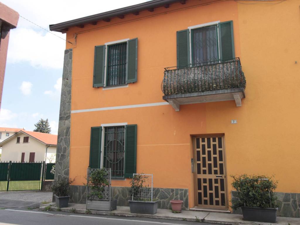casa indipendente in vendita a Sulbiate