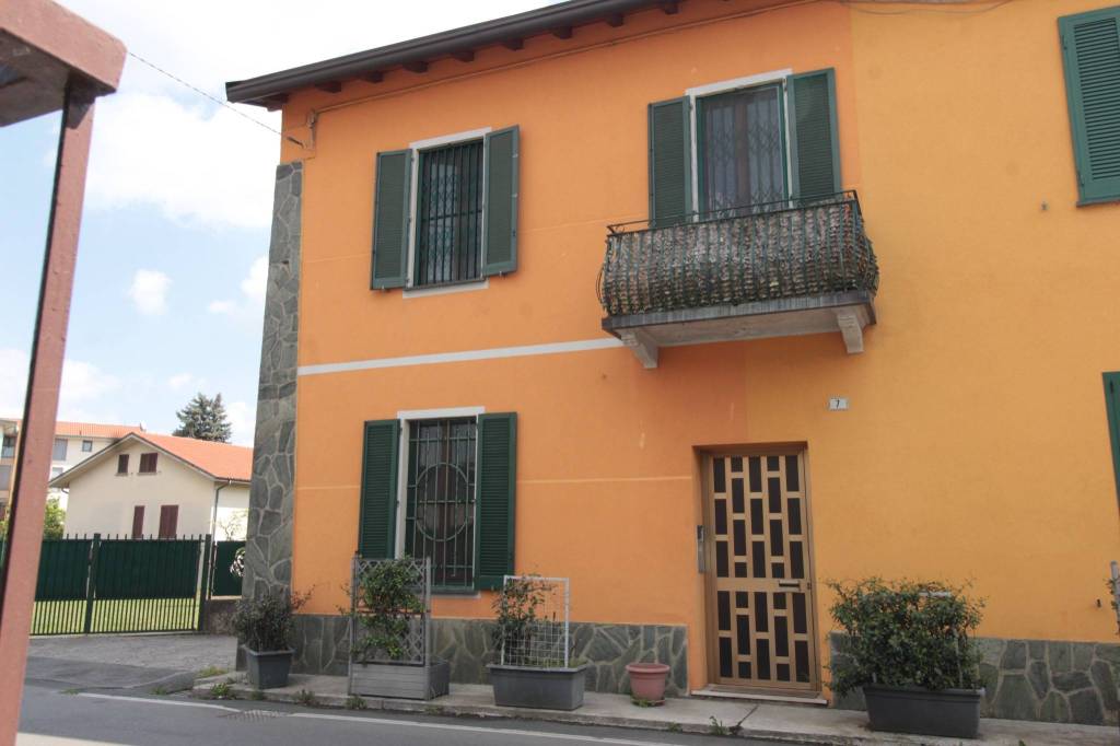 casa indipendente in vendita a Sulbiate
