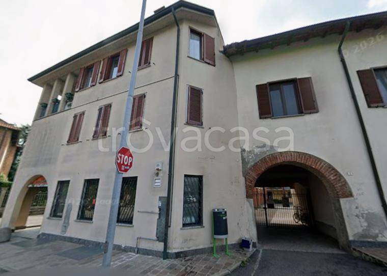 appartamento in vendita a Sulbiate in zona Sulbiate Inferiore