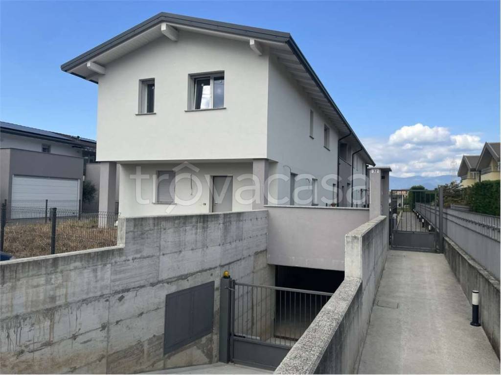 appartamento in vendita a Sulbiate in zona Cascina Cà