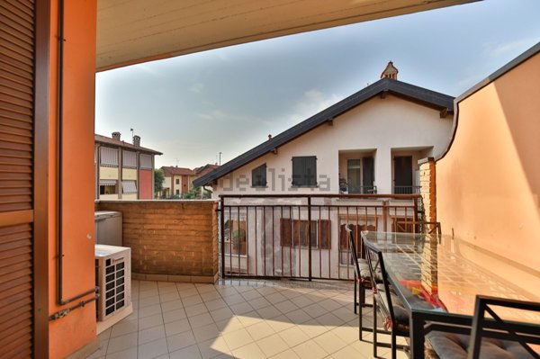 appartamento in vendita a Sulbiate in zona Brentana