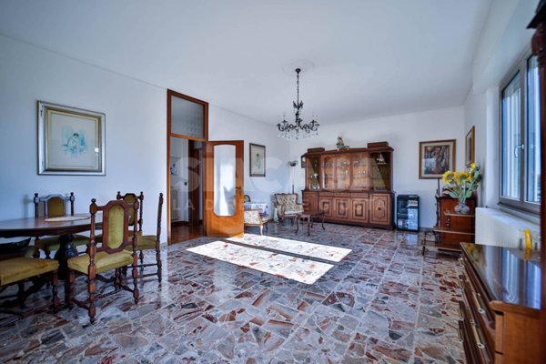 casa indipendente in vendita a Sulbiate in zona Sulbiate Superiore