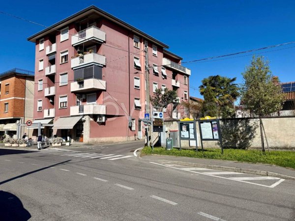 appartamento in vendita a Sulbiate in zona Sulbiate Superiore