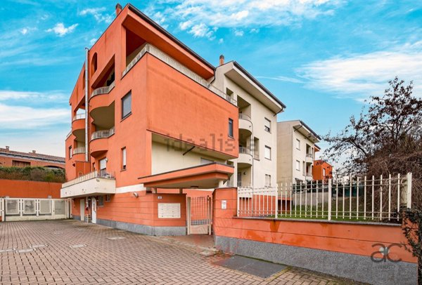 appartamento in vendita a Sulbiate in zona Sulbiate Inferiore