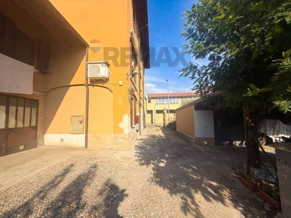 casa indipendente in vendita a Sulbiate in zona Sulbiate Superiore