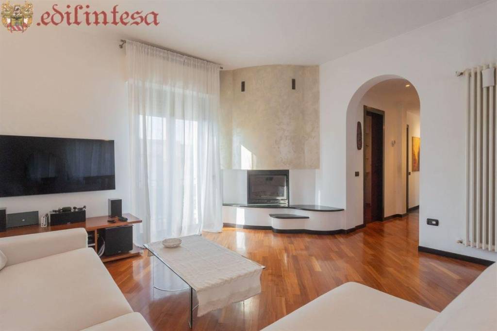 casa indipendente in vendita a Triuggio in zona Canonica Lambro