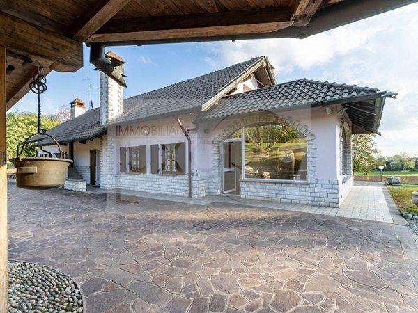 casa indipendente in vendita a Triuggio