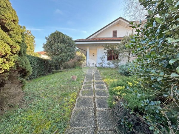 casa indipendente in vendita a Triuggio in zona Tregasio