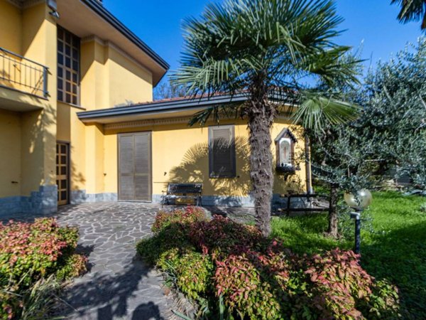 casa indipendente in vendita a Triuggio in zona Tregasio