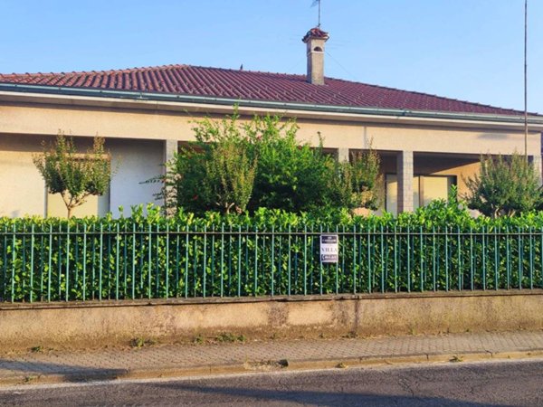 casa indipendente in vendita a Triuggio in zona Tregasio