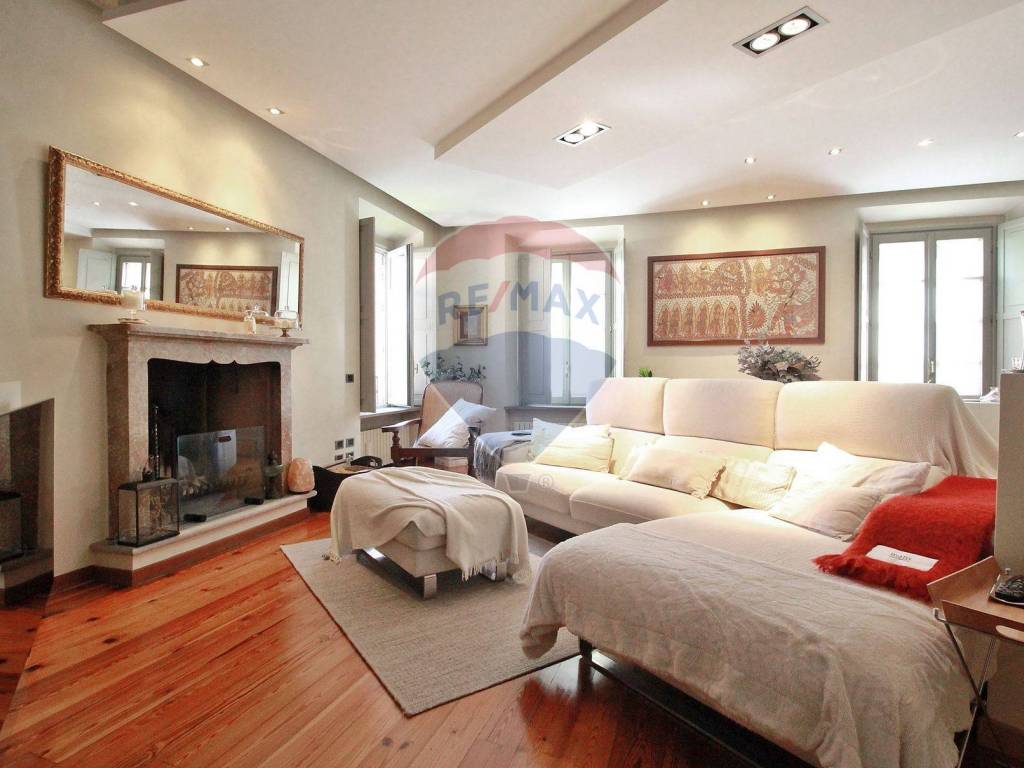 appartamento in vendita a Triuggio in zona Canonica Lambro