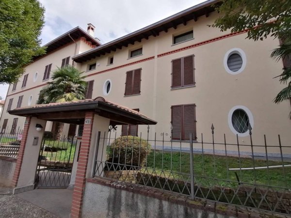 appartamento in vendita a Triuggio in zona Tregasio