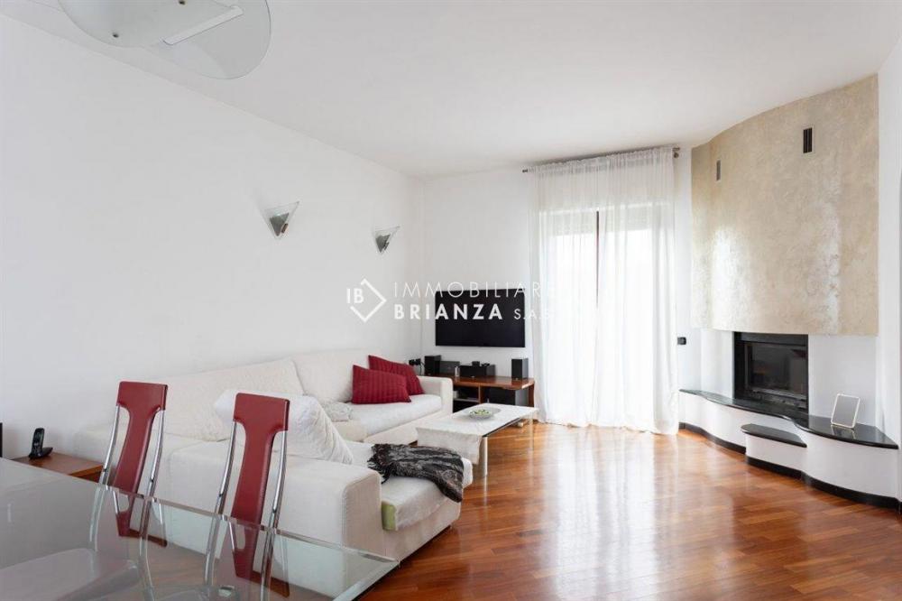 casa indipendente in vendita a Triuggio in zona Canonica Lambro