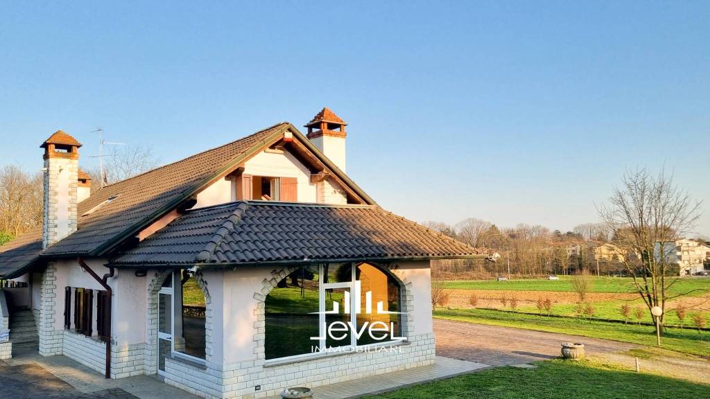 casa indipendente in vendita a Triuggio