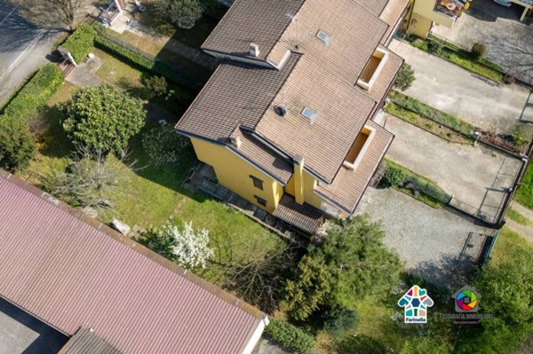 casa indipendente in vendita a Triuggio