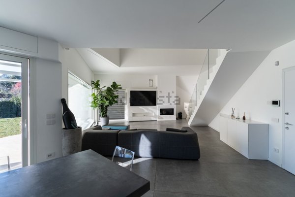 casa indipendente in vendita a Triuggio in zona Montemerlo