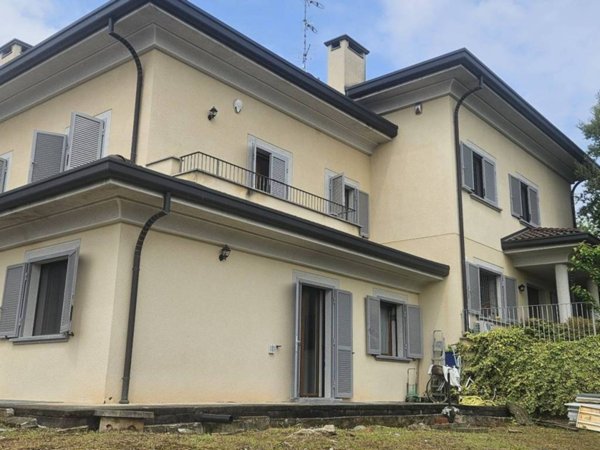 casa indipendente in vendita a Triuggio