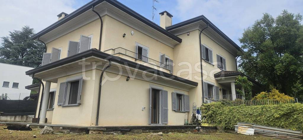 casa indipendente in vendita a Triuggio