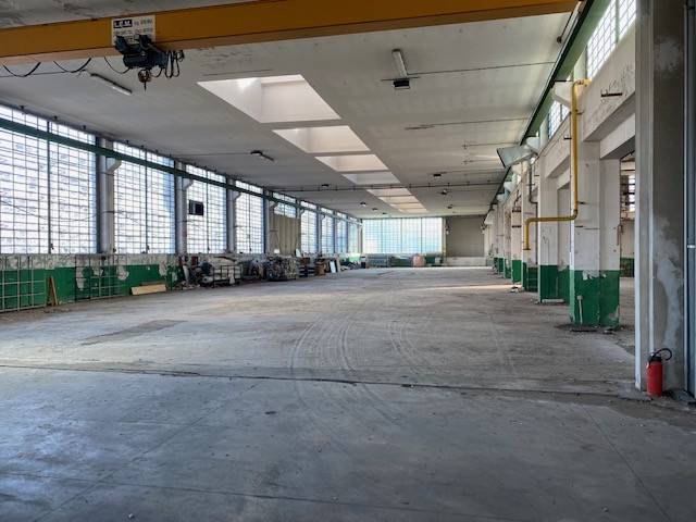 locale commerciale in vendita a Triuggio in zona Tregasio