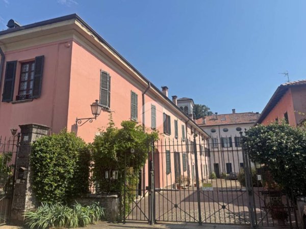 appartamento in vendita a Triuggio in zona Canonica Lambro